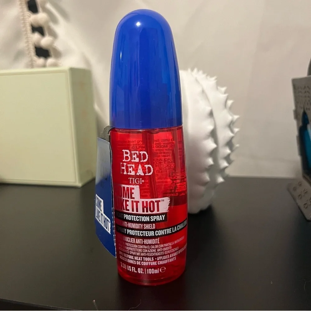 Bed Head TIGI Some Like It Hot Heat Protectant Spray Full Size 3.38 Oz NWT